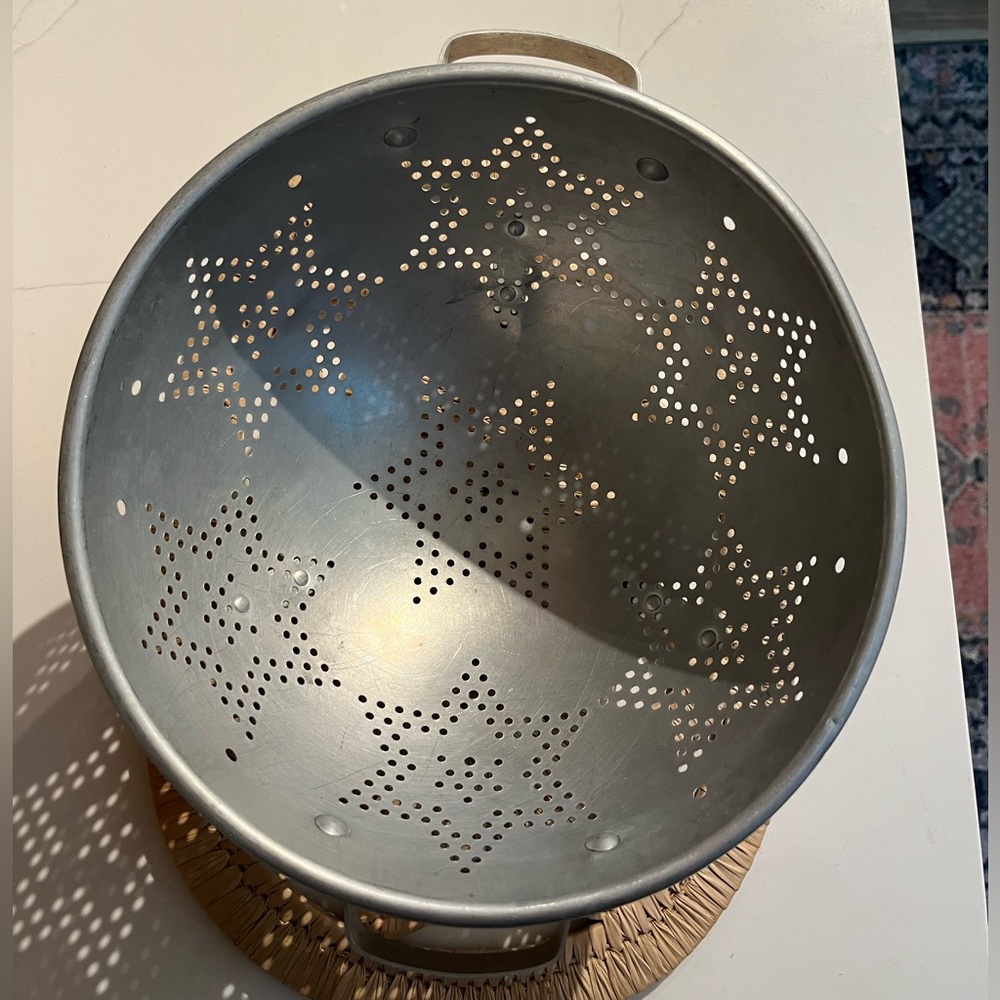 Stainless Steel Colander - Picture 2 of 6